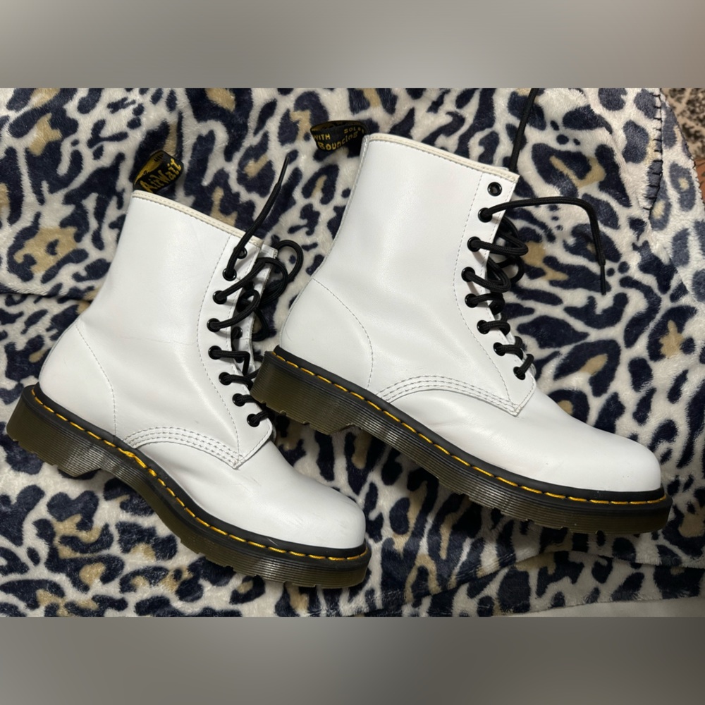 White Dr. Martens. Size 9. - Picture 2 of 5